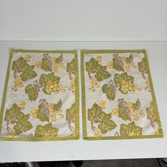 2 Coleur Nature Placemats and 20 inch Small Tablecloth by Bruno Lamy - Picture 2 of 9